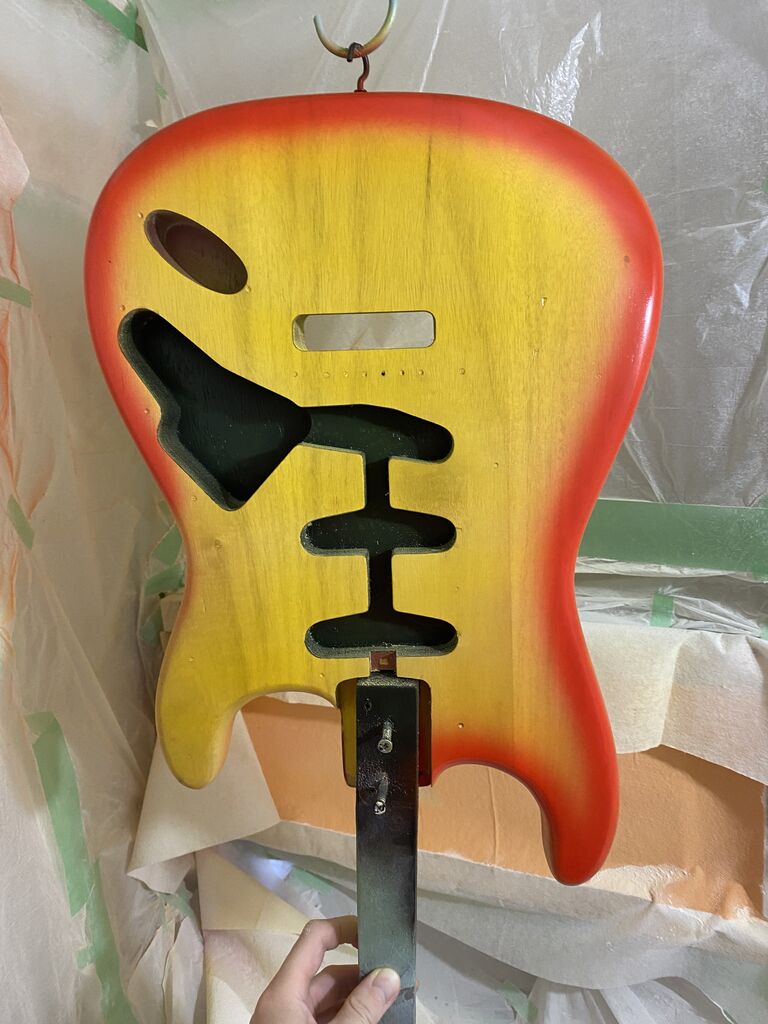 ★サンバーストラッカーリフィニッシュandレリック加工御依頼★ Tak Matsumotoさん的ギターのチェリーサンバースト | Yuary Guitars
