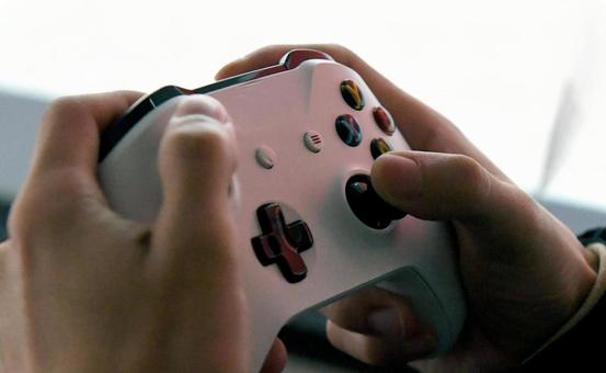 【朗報】海外ゲーマー「RPGってやっぱターン制が一番じゃね？」