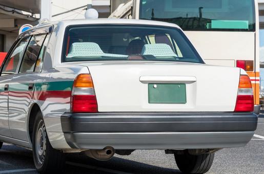 「ダムが好き」とタクシーに乗った若い女性、到着しても高揚する気配なし…運転手に「死ぬために来た」と言い泣き出す