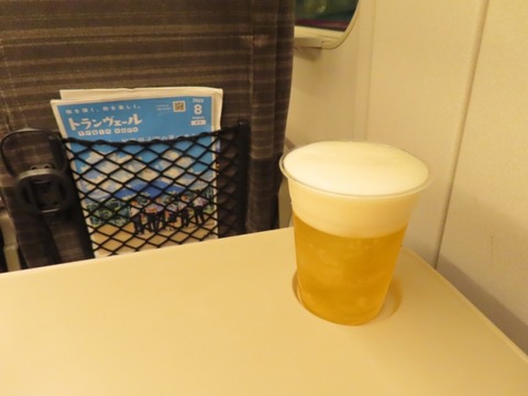 在来線グリーン車の飲酒問題　車内飲酒「反対」派が7割
