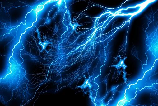 試合中のサッカー選手に落雷、死亡　動画が衝撃的