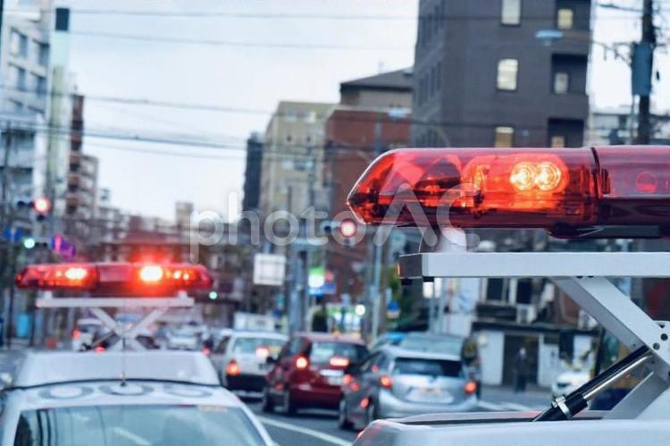 【速報】マクドナルドで警察官の車にはねられ男性死亡