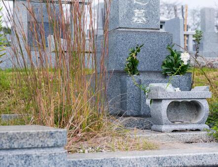 【悲報】ひろゆき、ヤバい「墓石を蹴っちゃいけない理由はない。僕は蹴れます」