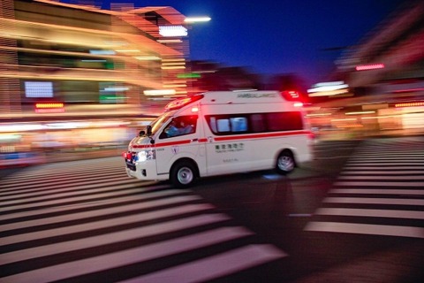 【悲報】10代女性、消防署から救急車盗んで事故　「自損事故でけが人がいる」通報で駆けつけた隊員が見つけて発覚