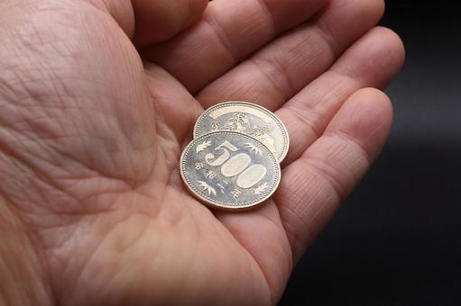 500円玉のはずが“500ウォン”「気付かない」各地で被害…価値10分の1　過去にも悪用