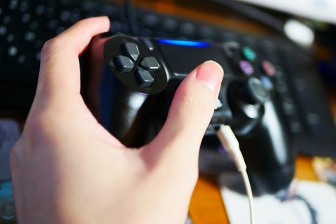 Ubisoftのディレクターがゲーマーを「まともではない人間」と非難