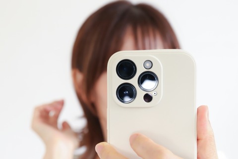 【速報】エレコムさん、新型iPhoneの正式名称をポロリ