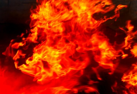 【悲報】中国でEVバスが爆発ドミノ