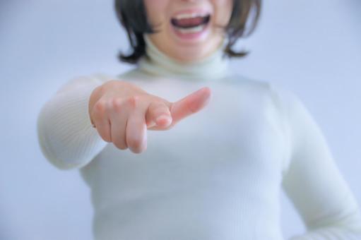 【悲報】ファミマ「どっちが好き？(ai生成画像を貼る)」→反aiさん「ぎゃおおおん」