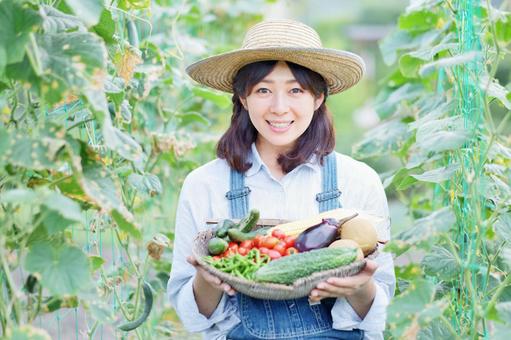 「闇バイトじゃなくて農業バイトしてみませんか」農家の投稿に大反響　「頑張るだけで感謝される世界がある」