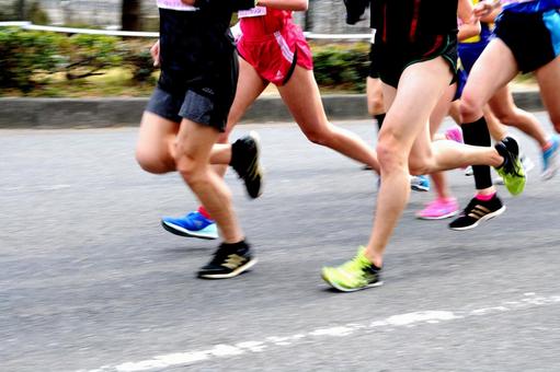 東京マラソン　猫ひろしが2時間29分29秒の芸能人最速でゴール「うるう年にこんなタイム出た」