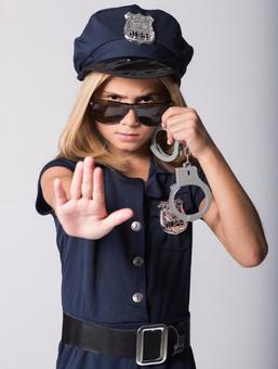 警察官にウエアラブルカメラ装着、2025年試行　職務質問を記録・証拠にも