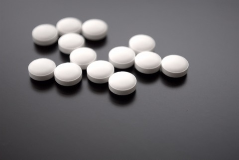【悲報】中学教諭、生徒に薬を盛られて緊急搬送