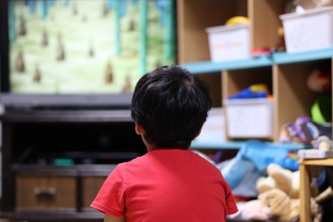 ブラックな規制？ 埼玉県の“子供留守番禁止条例案”が生活を制約すると話題に