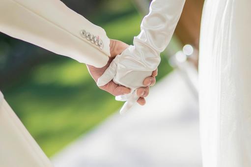 【朗報】中国のトップエリート政治家の息子さん、台湾人女性と結婚