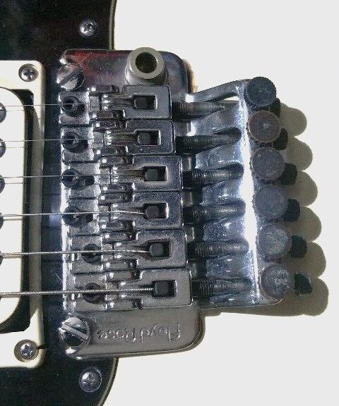 フロイドローズ？　ブリッジ Amazon | Musiclily Basic ロック式トレモロユニット ブリッジ