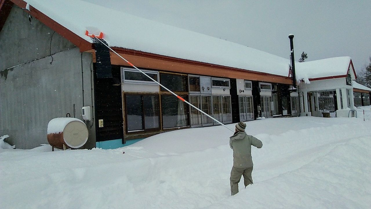 雪おろしラクラクスライダー : 西興部ゲストハウス GA.KOPPER