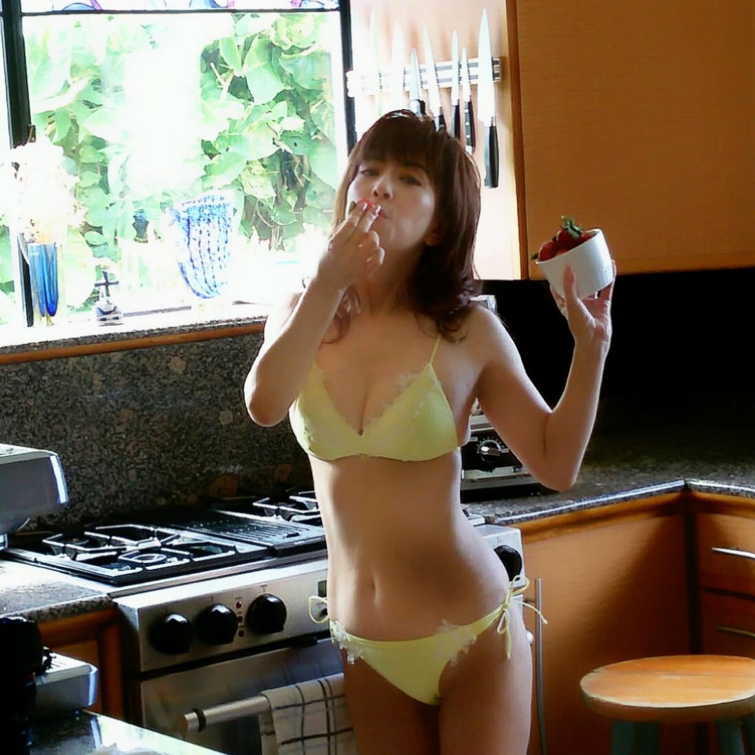 画像 大場久美子 58 ビキニ姿披露ｗｗｗ 美味しい毒