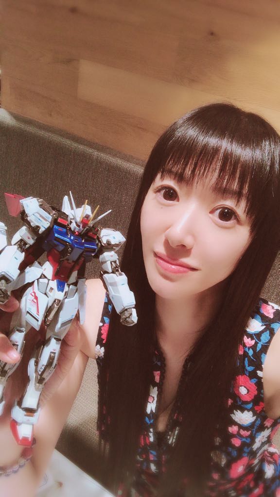 画像 美人声優 田中理恵さん 痩せた姿でガンプラを弄る 美味しい毒 画像 美人声優 田中理恵さん 痩せた姿でガンプラを弄る 美味しい毒