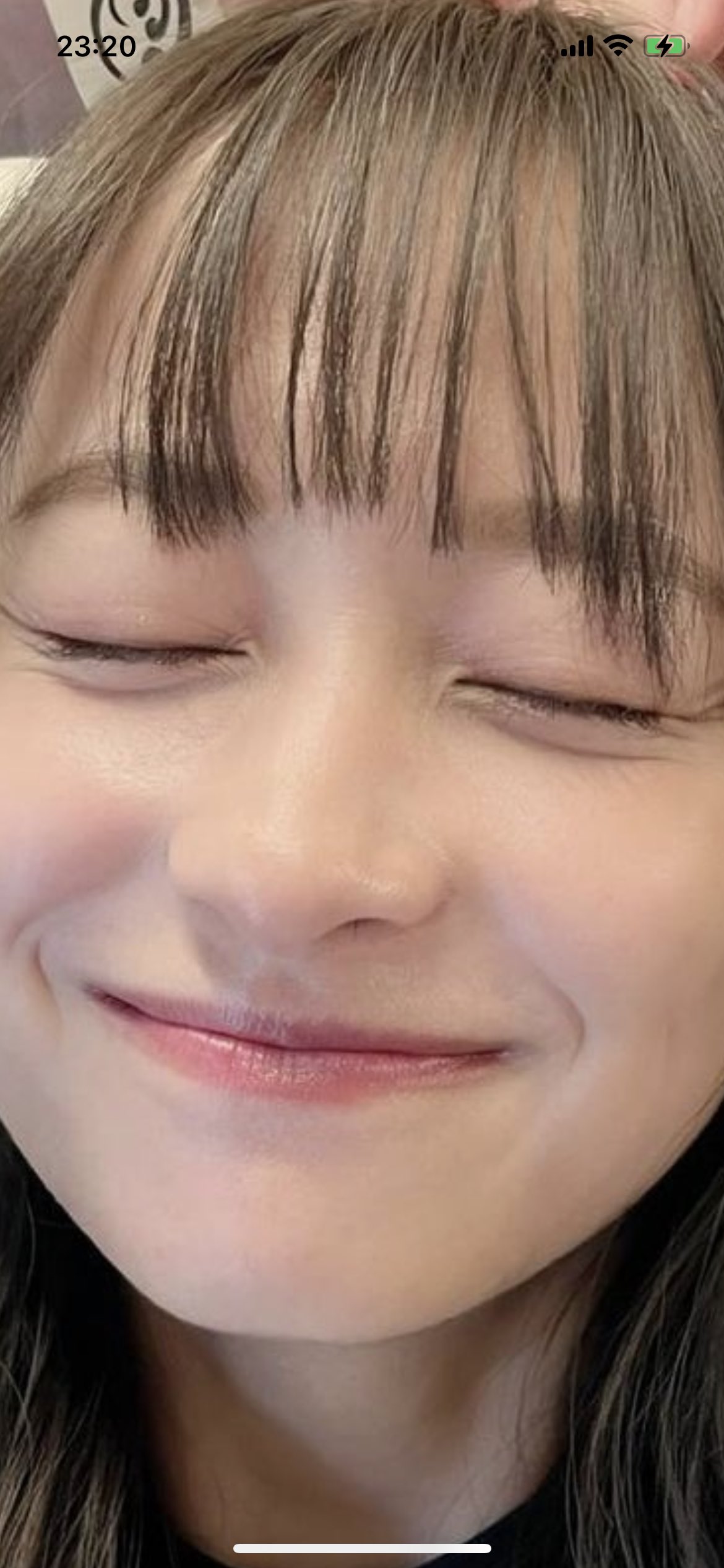 画像】アイドルさんインスタの自撮りで鼻毛が丸見えになるwwwwｗｗ : 美味しい毒