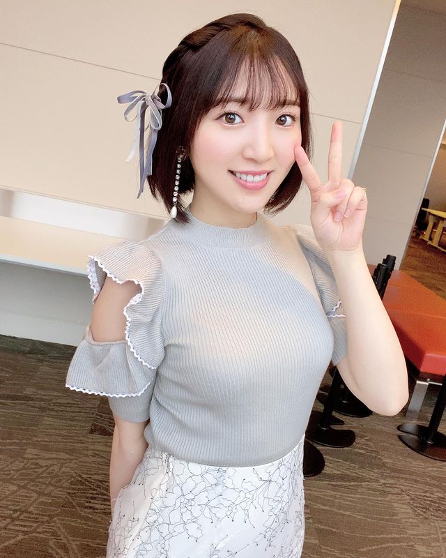 画像 美人声優の豊田萌絵さん 着衣の膨らみがエッチw W W W W W W 美味しい毒