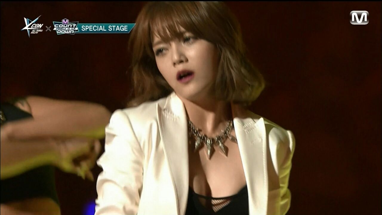 Aoa ジミン ジャケットの中は谷間丸見えのセクシー衣装 韓国芸能のセクシー写真 Aoa ジミン ジャケットの中は谷間丸見えのセクシー衣装 韓国芸能のセクシー写真
