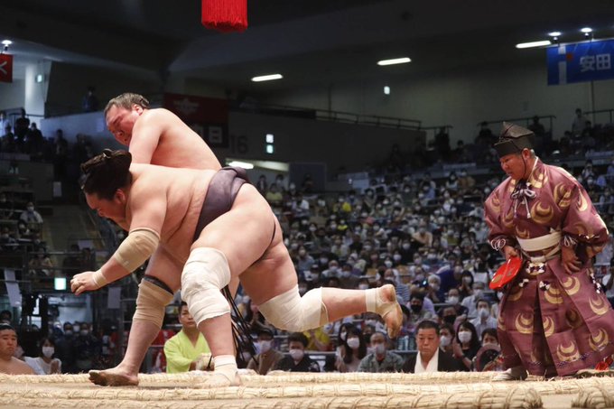 動画 白鵬優勝するも取り組みが酷い 張り手ビンタに目潰しに肘打ちエルボーにかち上げにガッツポーズに雄叫びと横綱の相撲とは 名古屋場所 これキチ速報