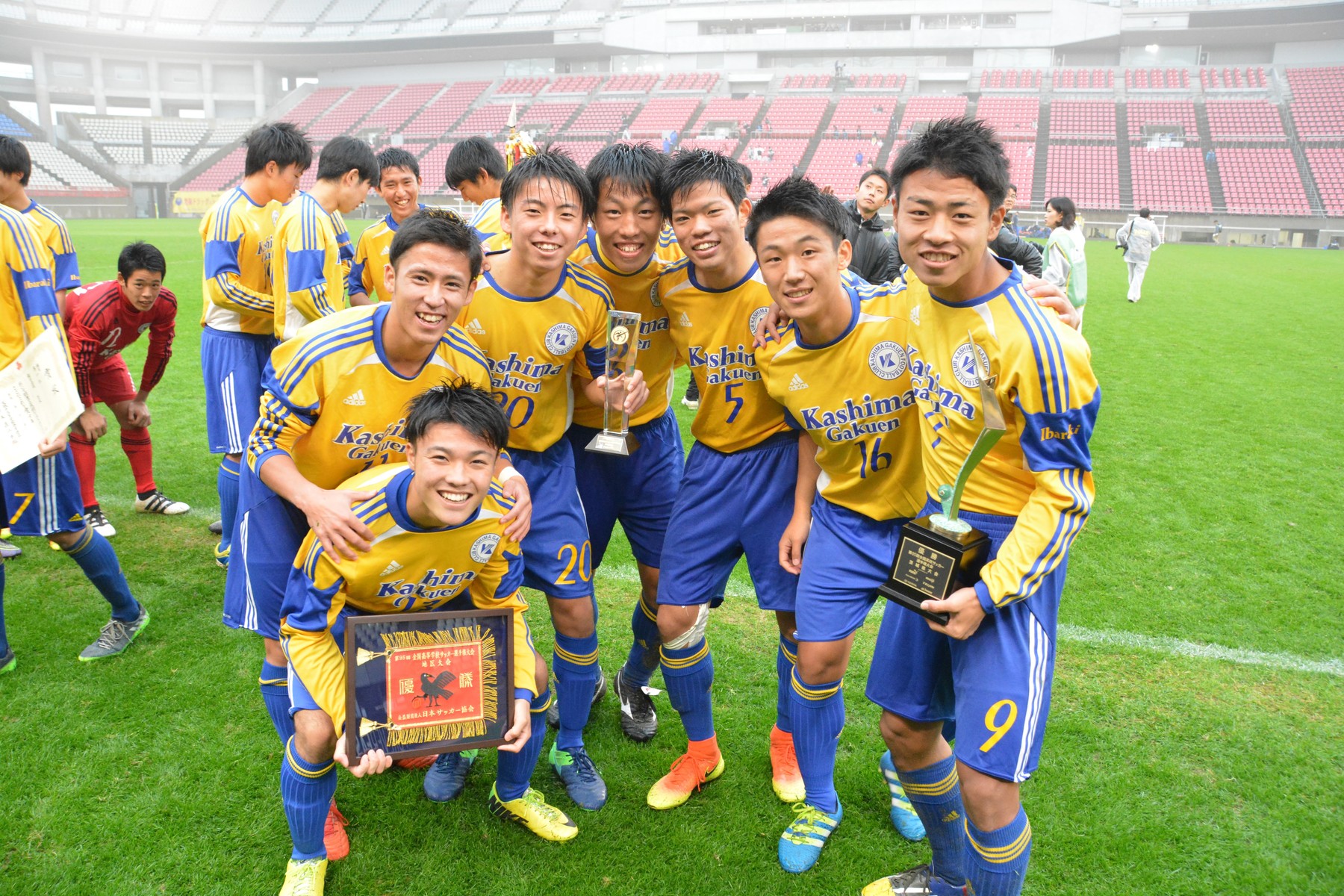 11月19日 土 に行われた 第95回 全国高校サッカー選手権 茨城県予選 決勝 Vs 明秀日立 の写真をwebアルバムにアップしました 鹿島学園 サッカー部父母会公認ブログ Pride Of Yellow Blue