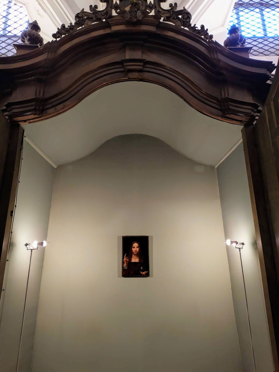 500年前の王様の棺と服が間近で見られる穴場教会 Napoli Life