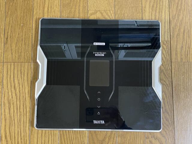 タニタの体組成計（体脂肪計） RD-915L レビュー : コロケロの雑記帳