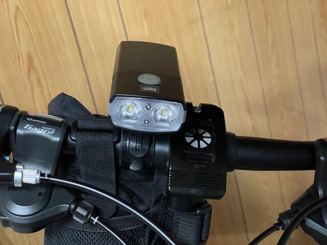 バイクライト CATEYE AMPP1100 レビュー : コロケロの雑記帳