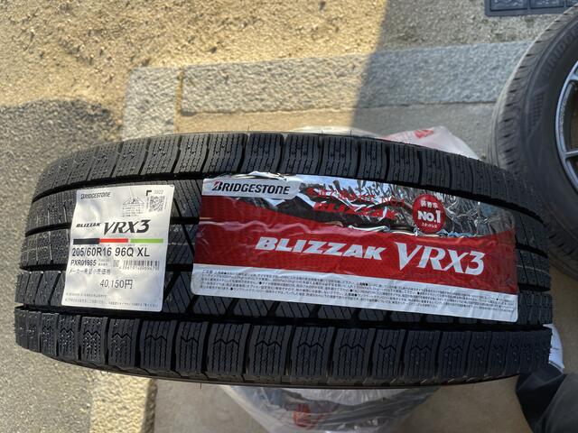 ブリヂストン VRX3 205/60R16 スタッドレスタイヤ あどけな