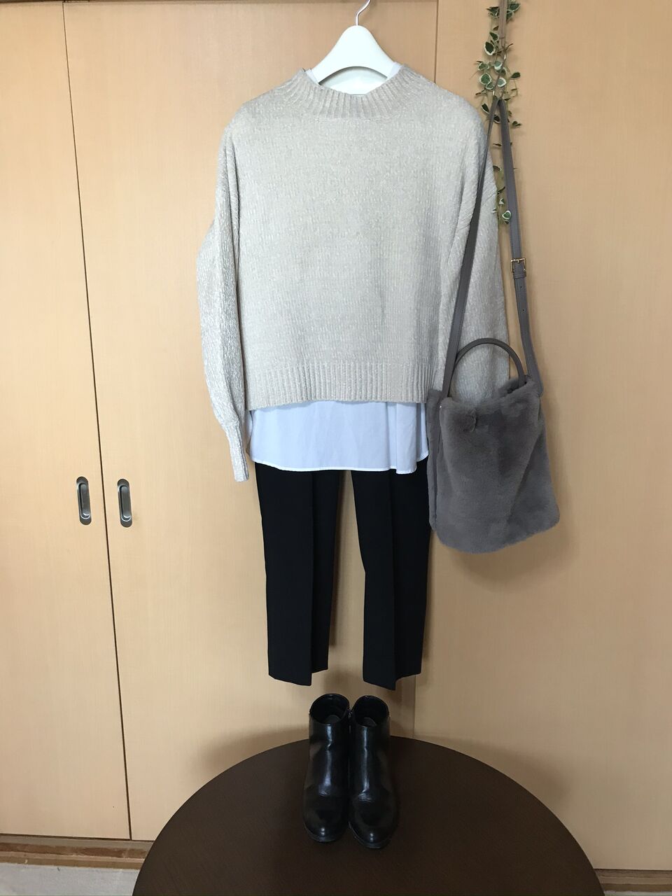 小太り主婦のファッションライフ New 着痩せコーデ 大人のシャツ出しコーデ