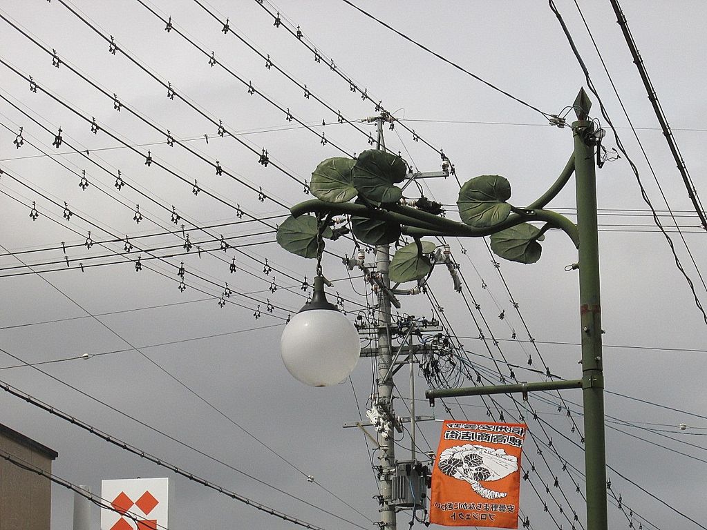 送電線巡視中のヘリコプター 安曇野の空