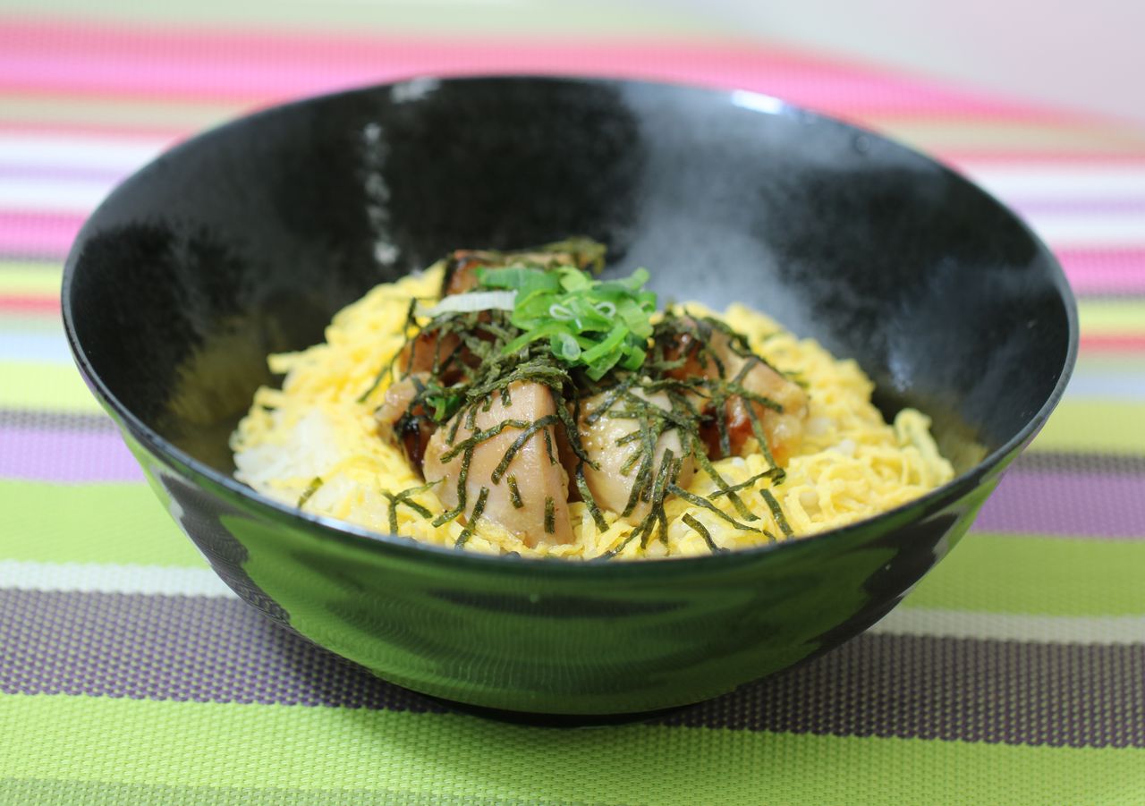 焼き鳥丼 特別養護老人ホームみなと弘済園 献立紹介
