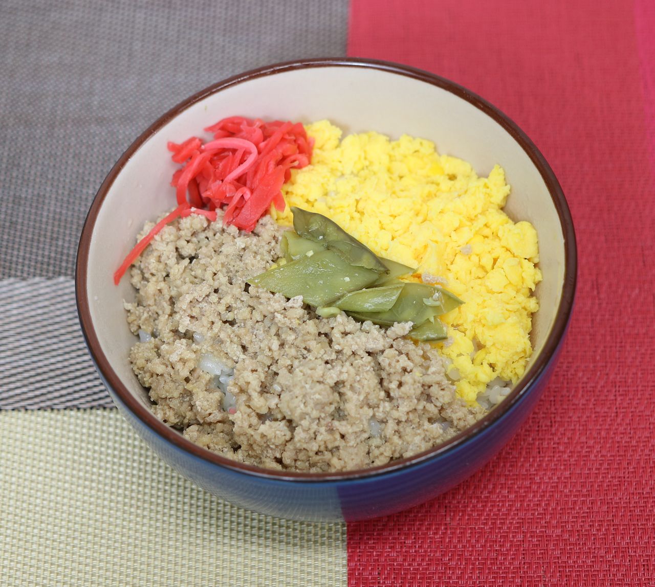 鶏そぼろ丼 弘済院第1特養 献立紹介 鶏そぼろ丼 弘済院第1特養 献立紹介