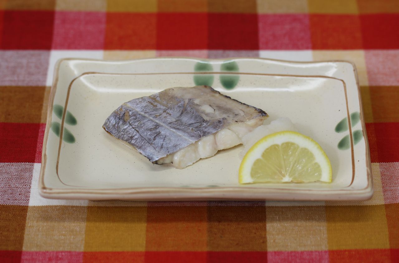 太刀魚の塩焼き 弘済院第1特養 献立紹介