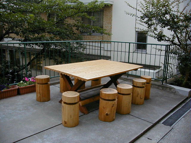 テーブル