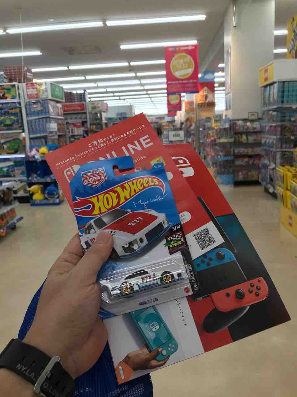 イオンモール ライカム沖縄で今年もホットウィールを買う Okinawa 21 緊急事態宣言後 4月の沖縄 911とcbとoakley たまに ハワイ コシンヤ Koshinya のブログ