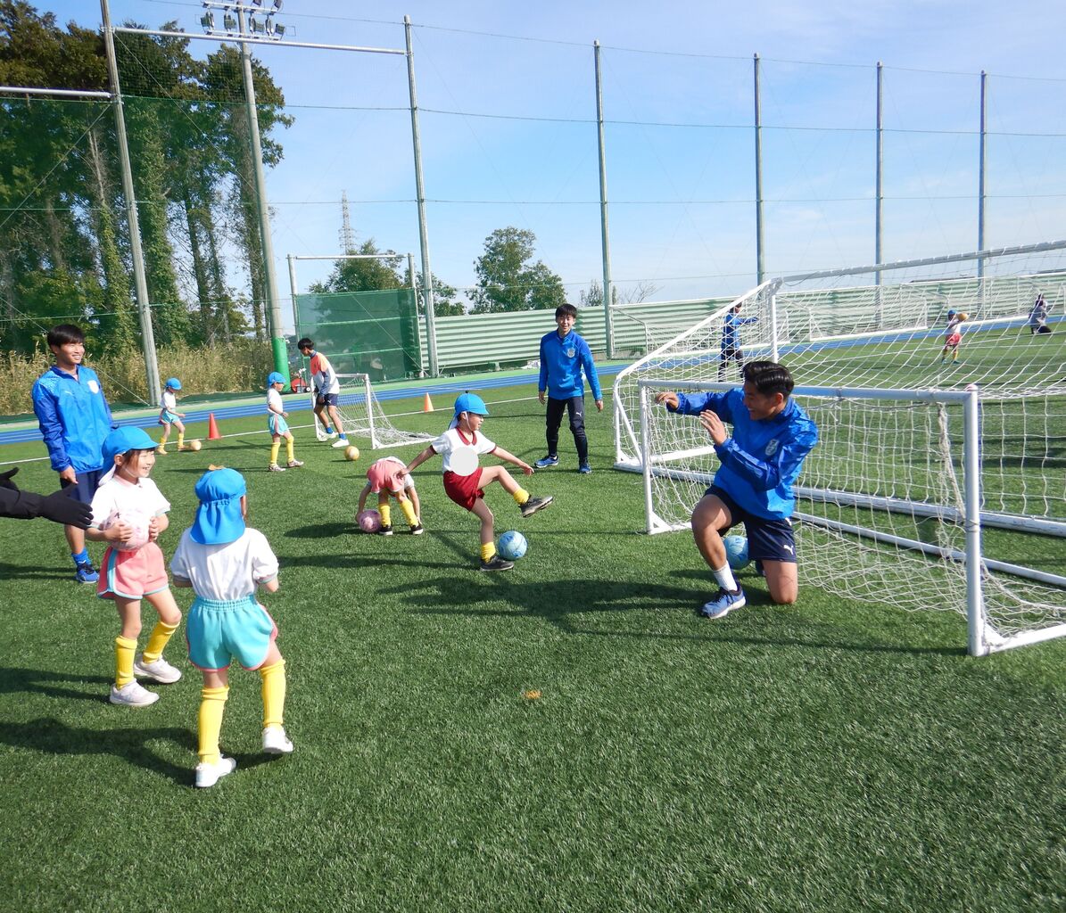 磐田東高校サッカー部 交流会 : 天竜厚生会 子育てセンターにじいろの