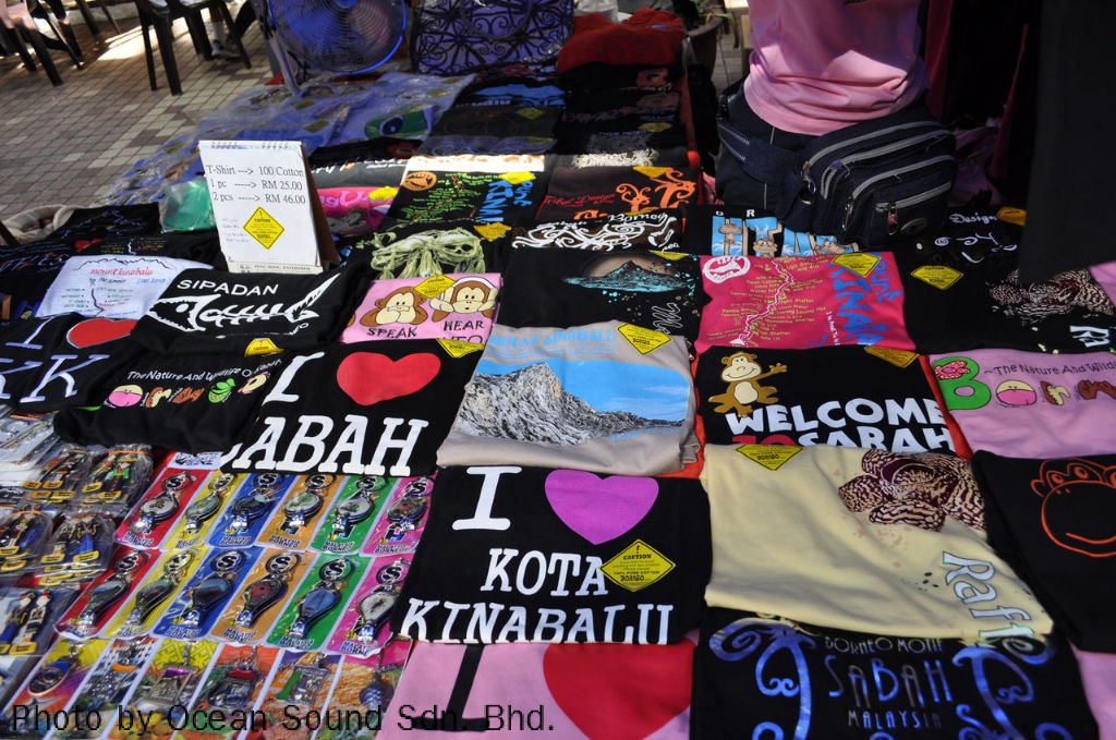 ボルネオ島 コタキナバルオススメのお土産 Tシャツ サンデーマーケット たまの休みは コタキナバル ボルネオ ボルネオ島 コタキナバルオススメのお土産 Tシャツ サンデーマーケット たまの休みは コタキナバル ボルネオ