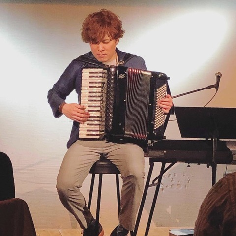 EF52F131-D3F2-4FCC-A934-0C621D49E613