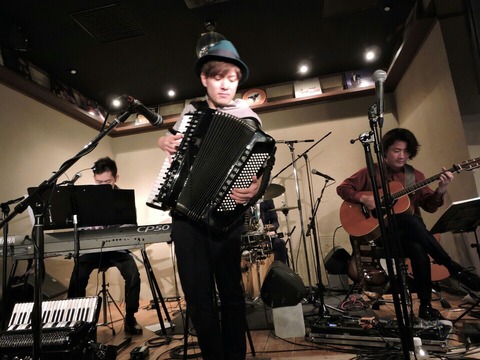 9B608CD2-7E5E-411B-9B2B-6318CF40358A