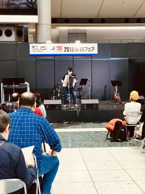 A87971FD-F122-40B1-A96A-6F25501BD92C
