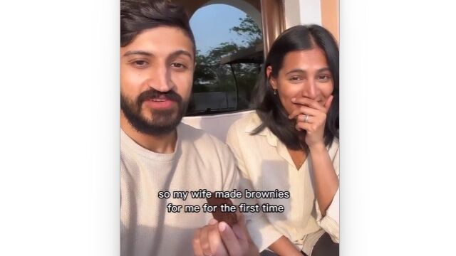 「妻が初めてブラウニーを作ってくれたんだ」という夫と、笑いを堪えきれない奥さん