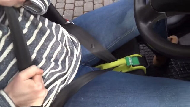 妊娠中のシートベルトをより安全に着用するためのアタッチメント