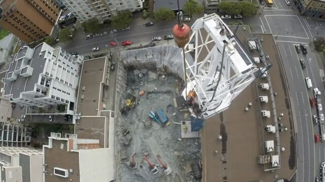 ���إӥ�����ѤΥ�����졼����Ȥ�Ω�Ƥ롢�緿���졼��λ����Ǹ����������ץ�