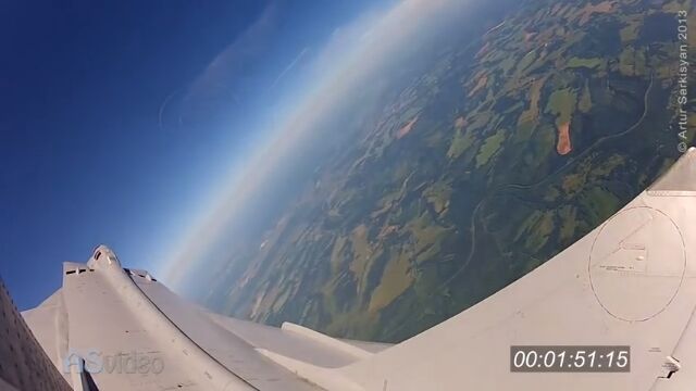 ロシア空軍の戦闘機、MiG-31にカメラを固定して撮影した空の旅