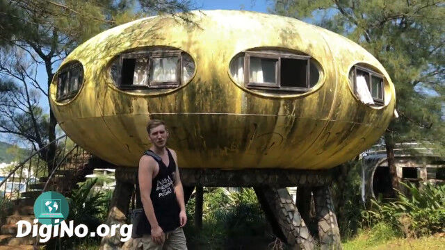 レトロフューチャーな廃墟。朽ち果てたUFO型住居「フトゥロ(Futuro)」の中を探索した映像