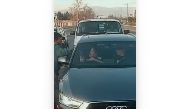 �����Ԥ�������桢��³�֤���ߤ�ƶ�Ť��Ƥ����ˡ����������Τ��Ȼפä��顢�ä��٤���Τ��Ϥ����